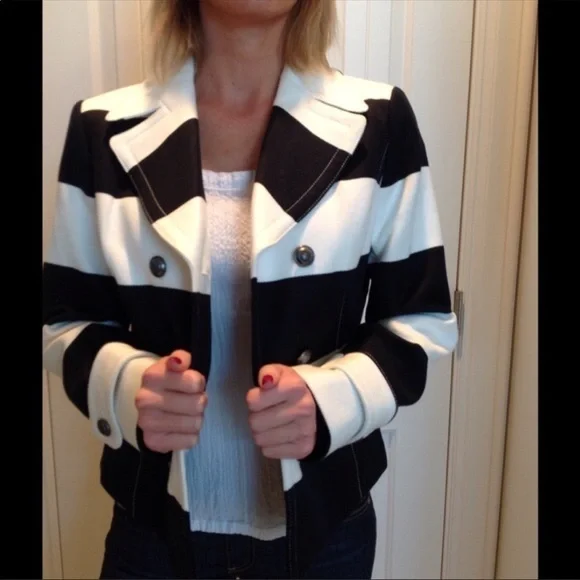 BR Navy and White cotton peplum short peacoat - Picture 6 of 6